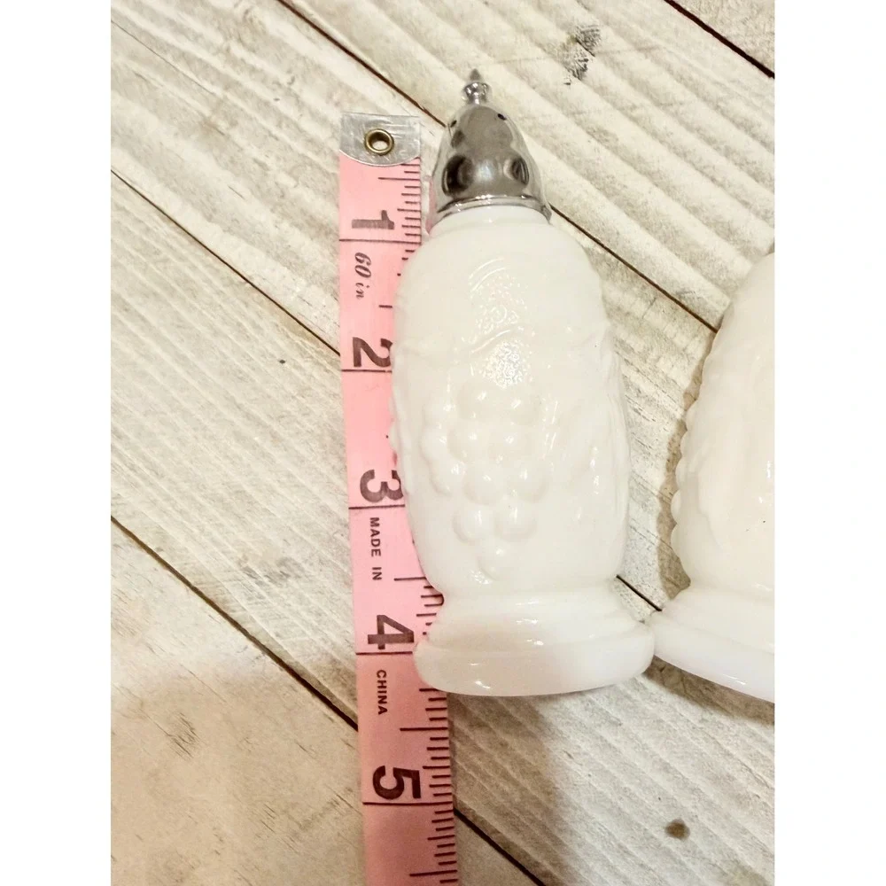 Vintage Milk Glass Salt and Pepper Shakers Grape Harvest Pattern‎ White